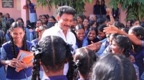 minister-anbil-mahesh-extends-greetings-to-students-taking-up-public-exam-today