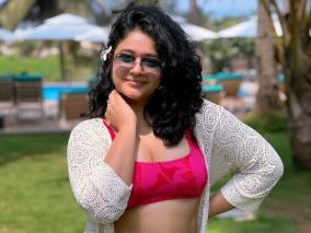 actress-poonam-bajwa-latest-click