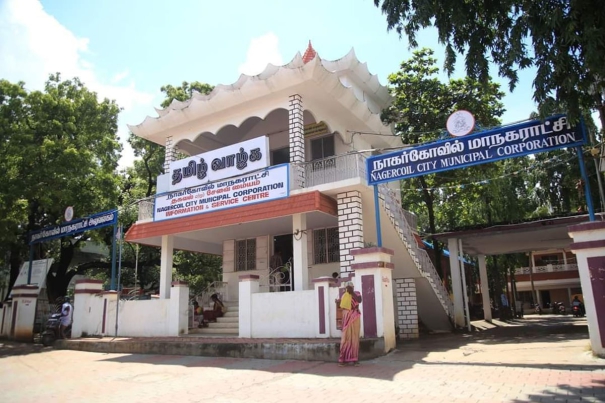 nagercoil-voters-soaked-in-cash-rain