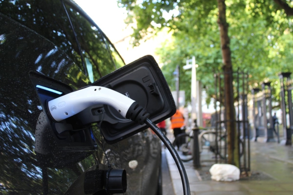 20000-electric-vehicle-charging-stations-will-be-set-by-oil-companies