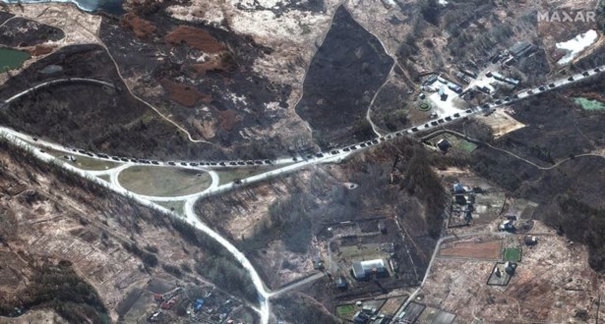 huge-russian-convoy-outside-kyiv-is-40-miles-long-terrifying-satellite-images