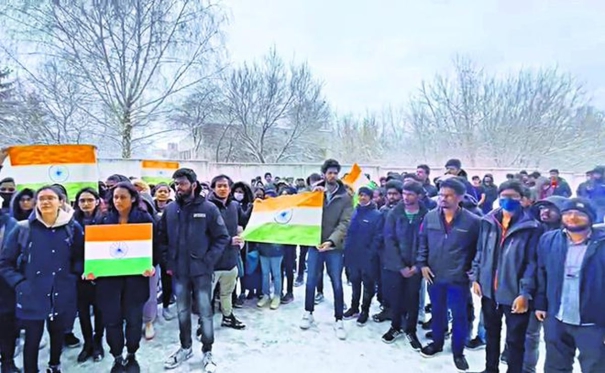 indian-students-in-sumy-were-in-their-buses-when-ceasefire-broke