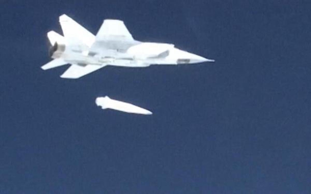 russia-strikes-ukraine-with-its-newest-hypersonic-missiles-for-first-time