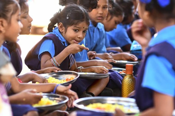 restart-mid-day-meals-in-schools-sonia-gandhi-urged-govt-in-parliament