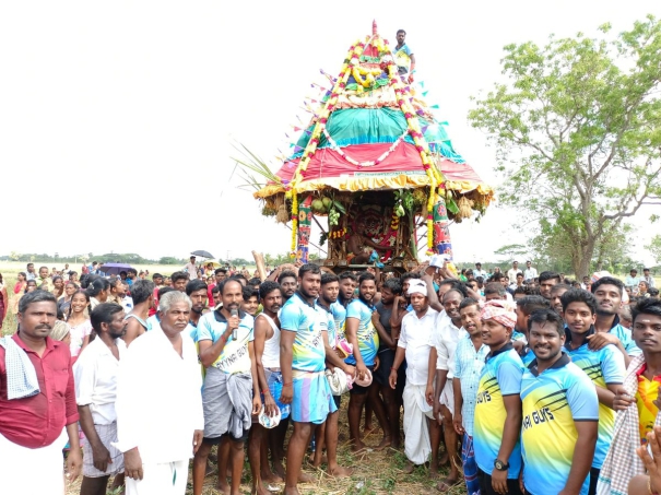 chariot-carrying-on-head