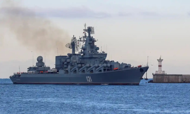 russian-warship-seriously-damaged-by-ukraine