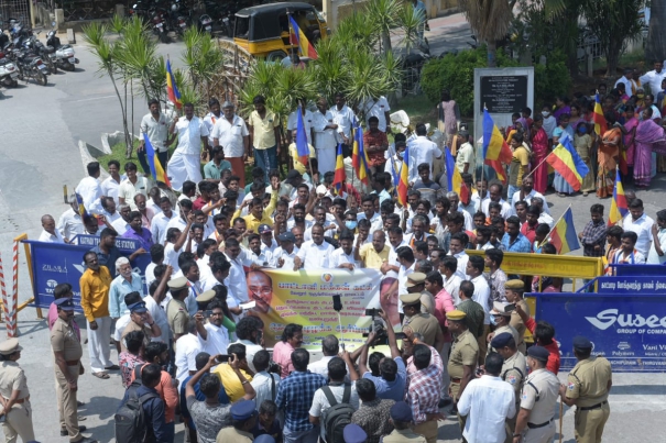 protest-against-the-central-government