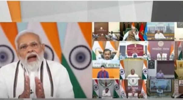 prime-ministers-live-speech-kejriwals-action-video-goes-viral