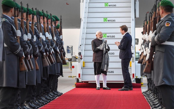 prime-minister-narendra-modi-welcomed-by-indian-diaspora-in-germany