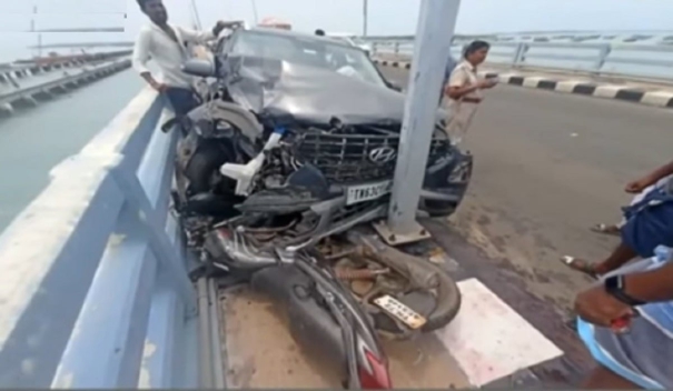 fisherman-killed-in-car-bike-collision-at-pamban-bridge