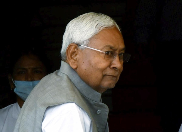 bihar-boy-complains-nitish-kumar-that-his-father-drinks-and-does-not-help-him-in-studies