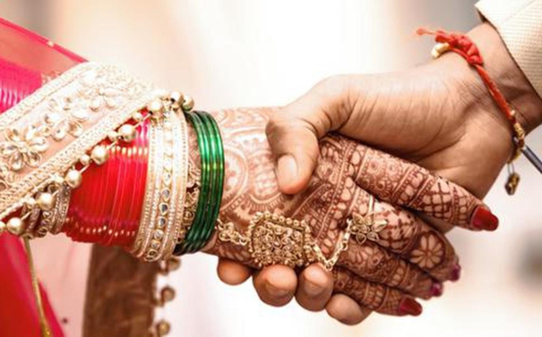 groom-flees-from-wedding-venue-after-not-getting-dowry-in-kanpur