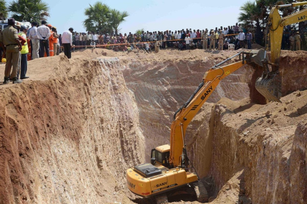 80-hours-on-rescue-for-chhattisgarh-boy-fell-in-borewell-continue