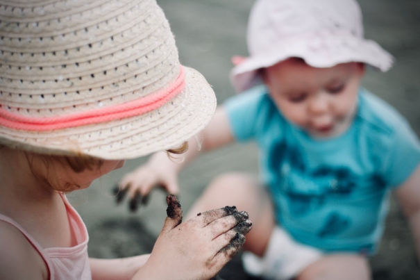 mental-health-improves-for-children-who-play-well-with-peers-by-age-three-says-study