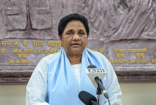 mayawati-criticize-centres-move-to-recruit-10-lakh-employees