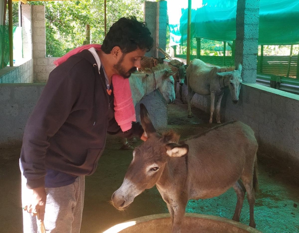 donkey-milk-for-everyone-mangaluru-man-gives-up-it-career-for-unusual-path