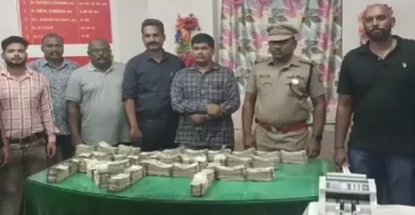 police-cease-money-in-egmore-railway-station