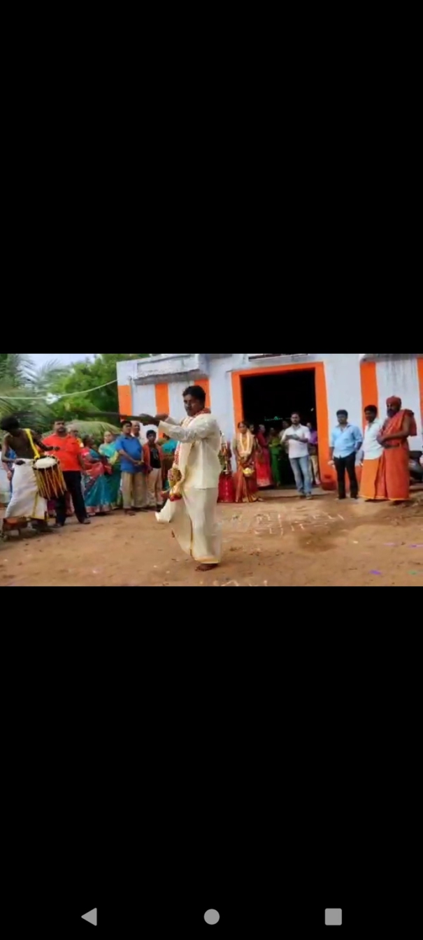 the-groom-who-played-silambam-at-the-wedding