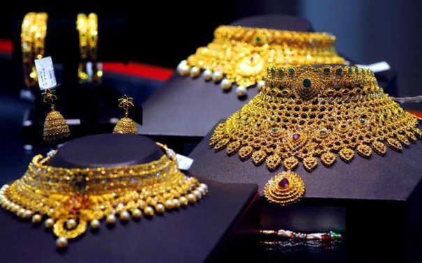 govt-hikes-import-tax-on-gold-from-75-to-125-amid-declining-rupee