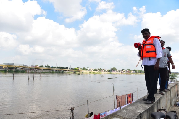 flood-alert-to-cauvery-river-bed-people