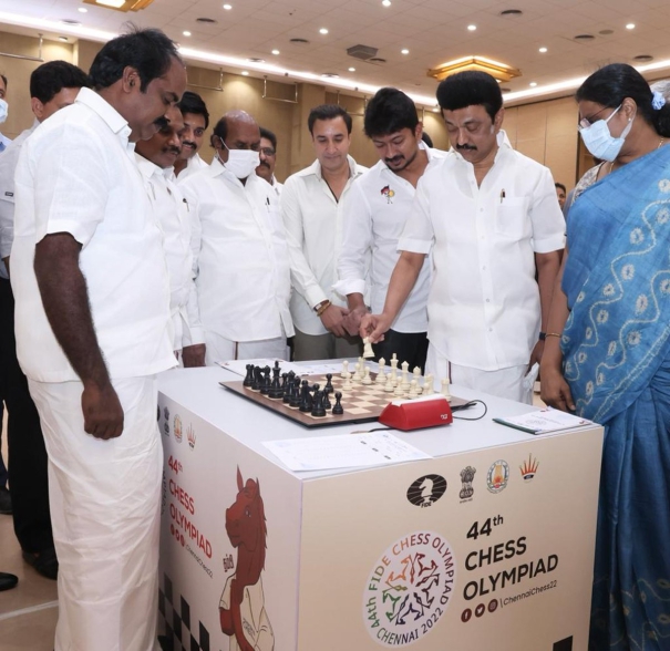 chief-minister-stalin-who-played-chess-with-the-minister-udayanidhi-who-enjoyed-watching