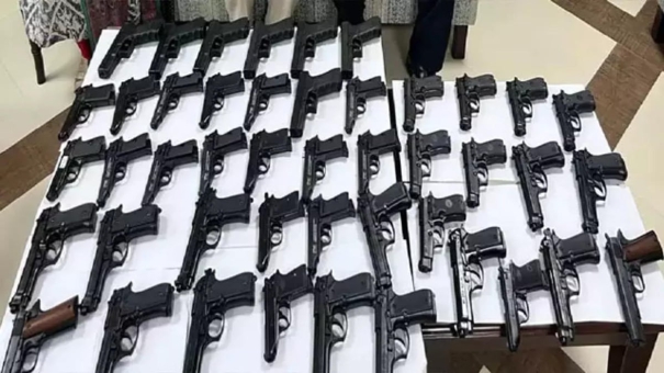 46-guns-smuggled-from-vietnam-husband-and-wife-trapped-at-delhi-airport