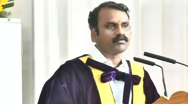 mos-l-murugan-praises-national-education-policy-at-mku-convocation