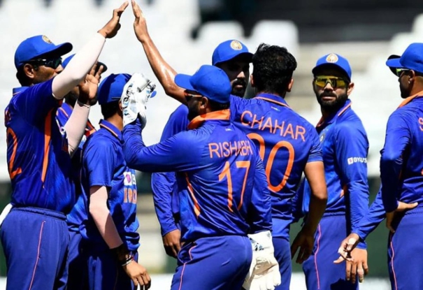 india-england-third-odi-cricket-match-is-going-on-today