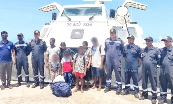 7-srilankan-tamils-belongs-to-two-families-departed-at-dhanushkodi