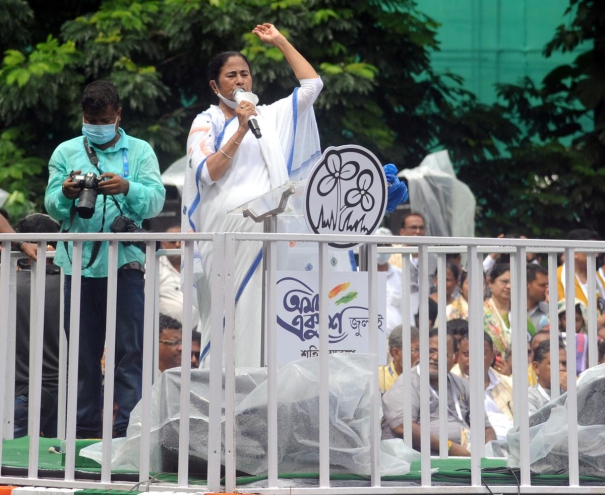 mamata-denies-any-knowledge-of-the-ssc-recruitment-scam