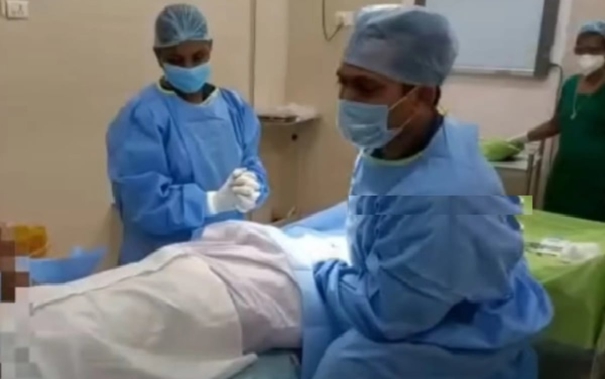 doctor-who-sings-in-surgery-video-goes-viral