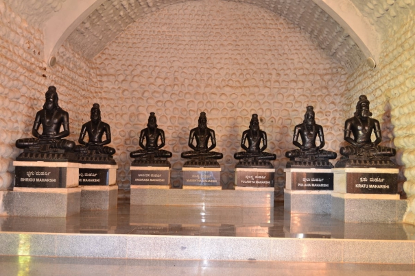 dhanam-dhaniyam-kalvi-tharum-saptha-rishi-vazhipaadu