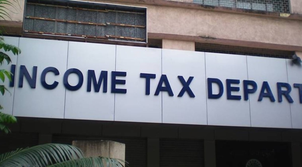 cinema-inspired-gang-conducting-fake-income-tax-raids-busted