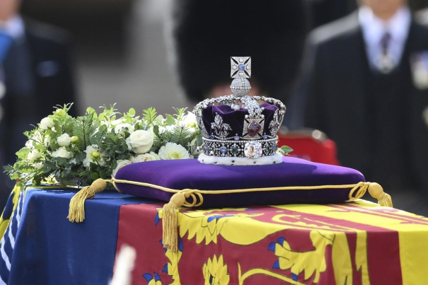 china-delegation-banned-from-viewing-queens-coffin-in-parliament