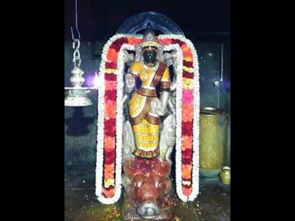 navarathiri-patteeswaram-durgaikku-9-naalum-sirappu-alangaaram