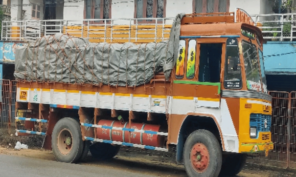 26-tons-of-ration-rice-smuggled-to-kerala-seized