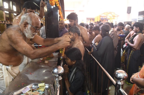 devotees-started-fasting-for-ayyappan-on-the-first-day-of-karthika