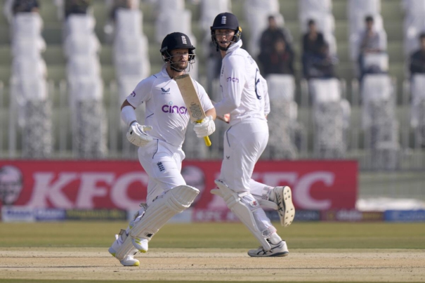 england-pulverise-pakistan-become-first-team-to-score-500-runs-on-day-1-of-a-test