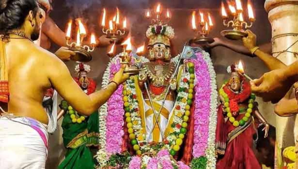 thaipusam-singaravelan-is-the-problem-solver-because-of-chevvarali-mala