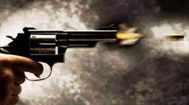 uttar-pradesh-man-shoots-his-wife-and-the-same-bullet-kills-himself