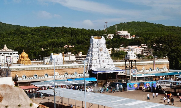 devotees-will-not-have-darshan-in-tirupati-till-11-am-today