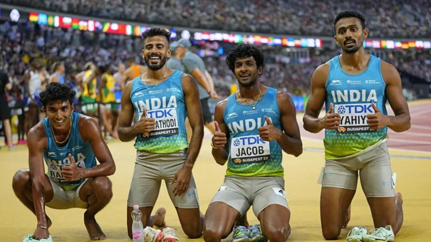 india-qualifies-for-finals-breaks-asian-record-in-4-and-400m-relay