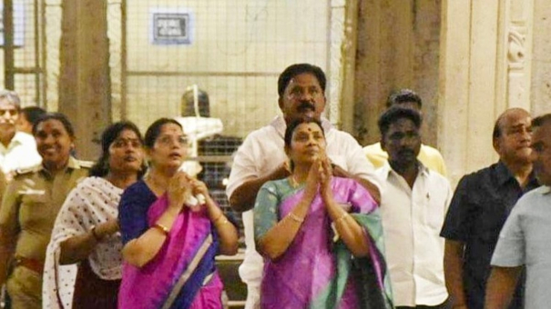 worship-of-chief-minister-wife-durga-in-mayiladuthurai-temples