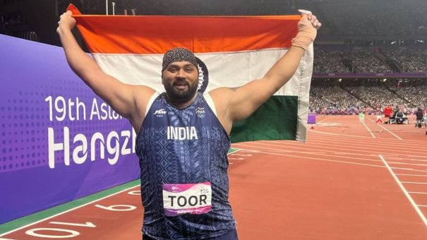 asian-games-tajinder-pal-singh-bags-gold-in-mens-shot-put