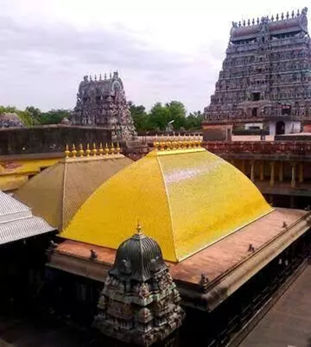 dikshitars-have-no-power-to-prevent-devotees-from-climbing-the-kanakasabha-at-chidambaram-nataraja-temple