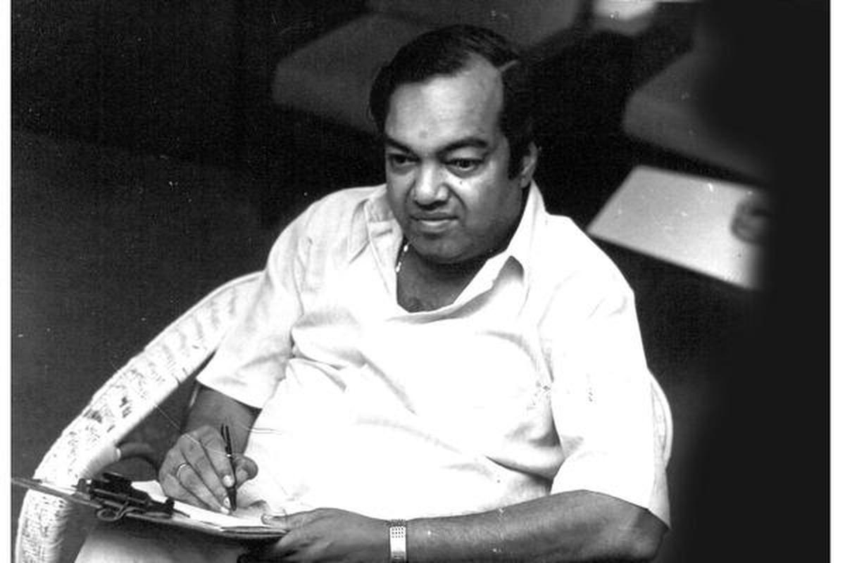 Remebering Kannadasan| எம்.ஜி.ஆருக்கு அமைத்துக் கொடுத்த அரசியல் அஸ்திவாரம்! | Kavingar kannadasan death anniversary - kamadenu tamil