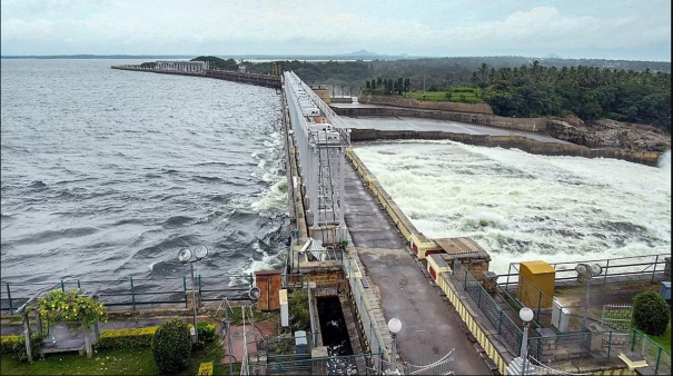 2600-cubic-feet-of-water-should-be-released-to-tamil-nadu-cauvery-management-authority-orders