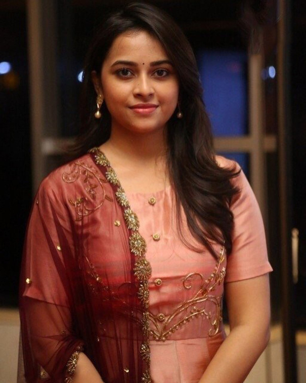 heroine-sridivya-interview