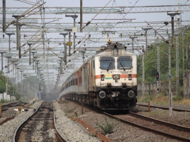 south-district-trains-to-delhi-cancelled