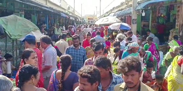 flowers-rate-soar-high-in-madurai-due-to-karthigai-deepam-festival